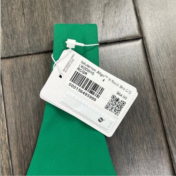 Lululemon NWT Align V-Neck Bra *Light Support, C/D Cup Raceway Green - Picture 4 of 7
